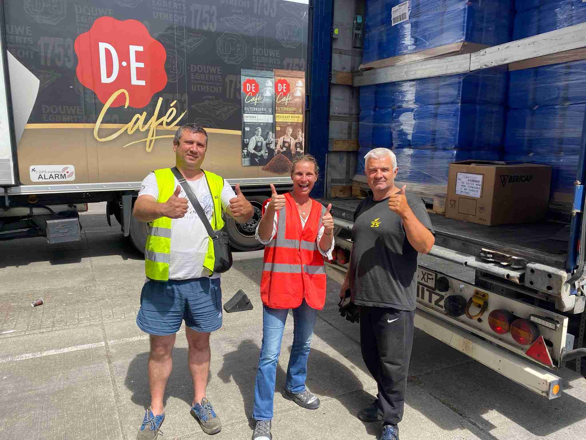 Trucks #20 and #21. Victor, Sylvia, and Milo. 135 days of LifeLine Ukraine. Who would have thought that one day of phonecalls with friends on the 4th of March, 135 days ago, would have led to 21 trucks of Aid being delivered to Ukraine! And still 22 trucks to go!
